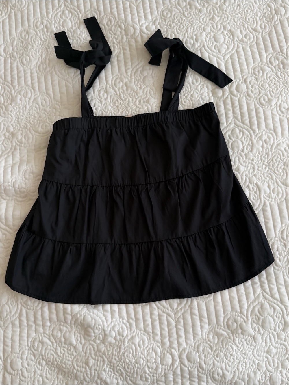 NWT SELFIE by Self Esteem Black Tiered Tie Shoulder Poplin Tank Top Size Medium
